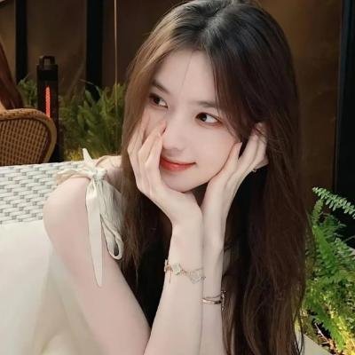 乐坛天后深夜出入高档会所，后援会发声明，前后半年持续发酵